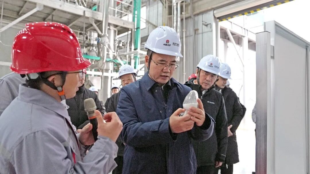 朱可炳調(diào)研長沙礦冶院、中冶長天并慰問干部職工